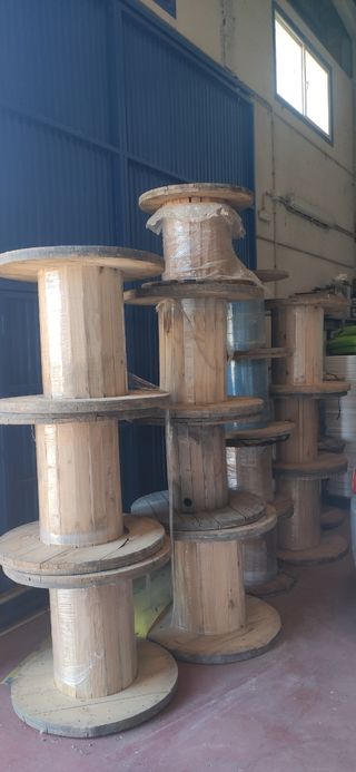 Bobinas de madera de cables de fibra óptica
