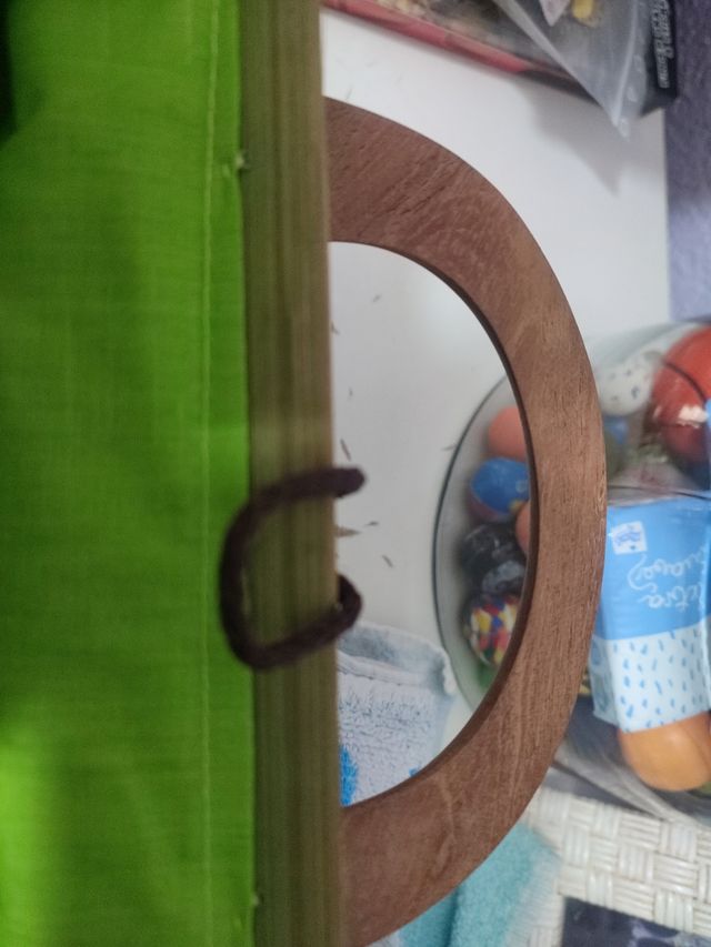 Bolso bambú marrón-verde asas de madera 