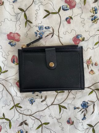 Monedero negro pequeño