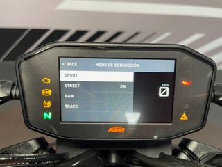 KTM 890 Duke - Naranja/Negro