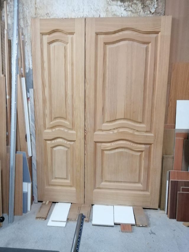 Puertas madera maciza