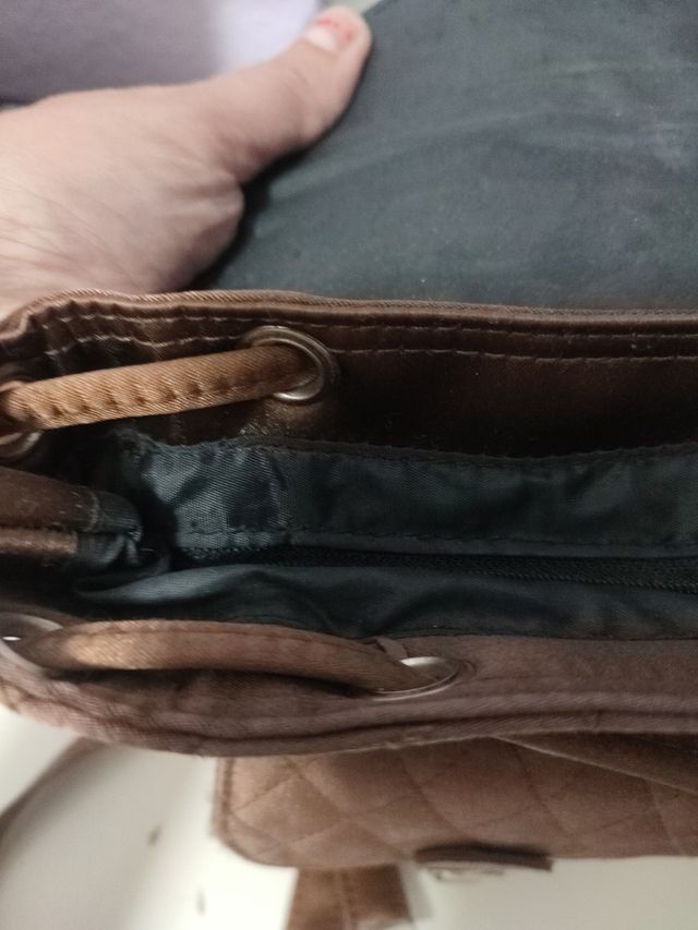 Mini mochila marrón acolchada