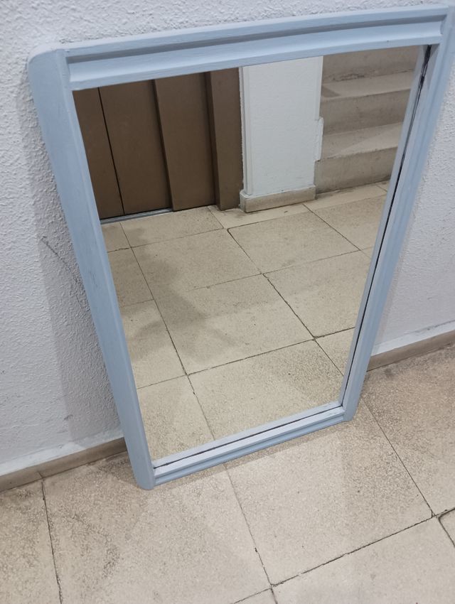 Espejo rectangular azul y blanco