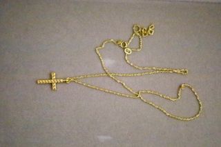 Collar Cruz Oro de primera ley 18k