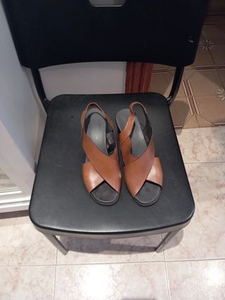 Sandalias cuña mujer marrón