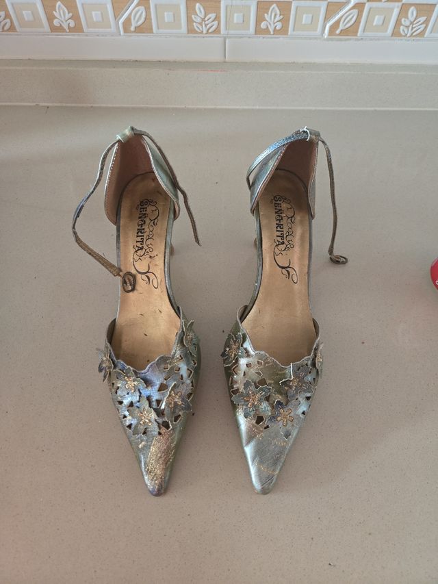 Zapatos Señorita dorados y verdes