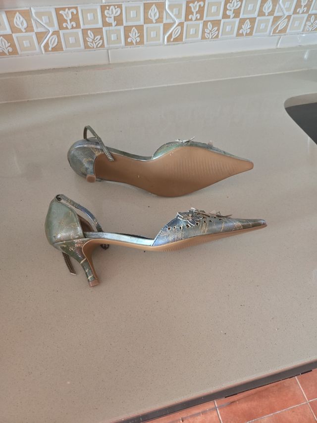Zapatos Señorita dorados y verdes