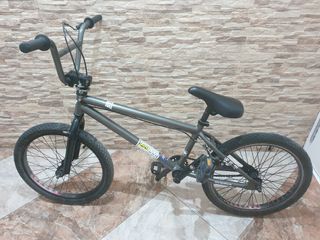 Bicicleta bmx casi nueva