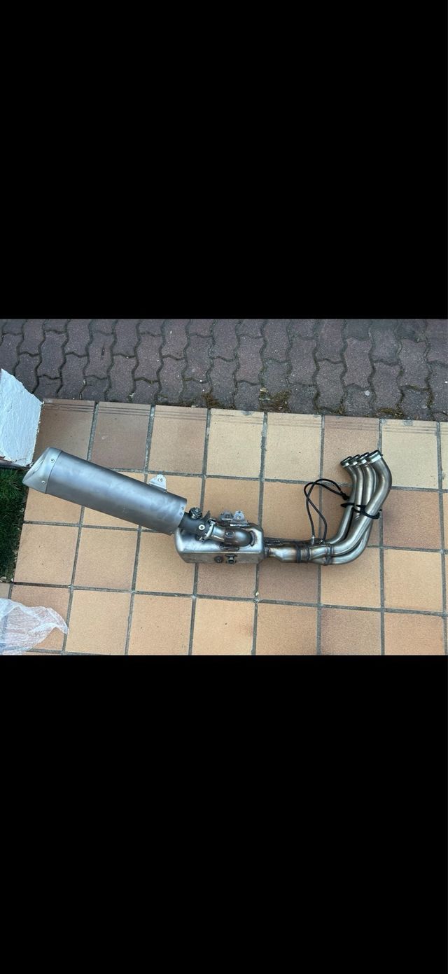 Escape completo Yamaha R6