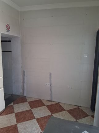 SE ALQUILA LOCAL .AIRE AC
ONDICIONADO