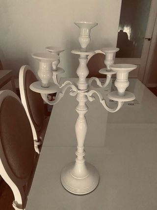 Juego de 2 Candelabros blancos metal 5 brazos.