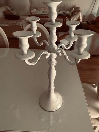 Juego de 2 Candelabros blancos metal 5 brazos.