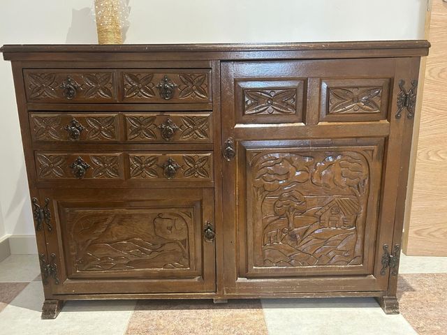 Mueble de máquina de coser antiguo