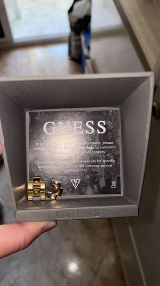 Reloj Guess dorado