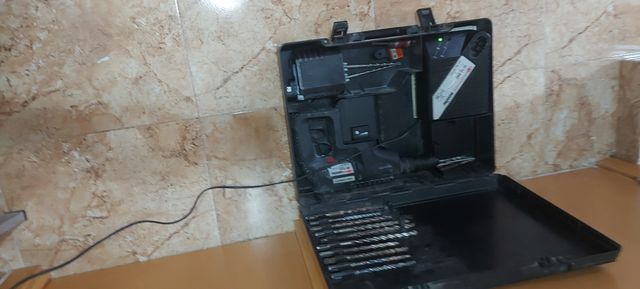 Taladro percutor wurth, batería 24v