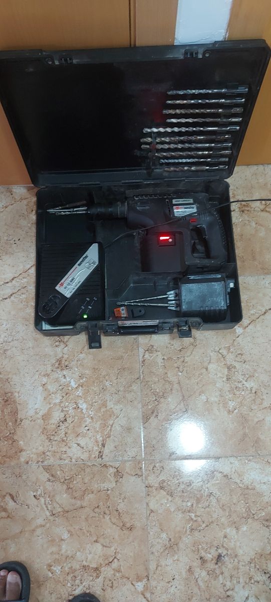 Taladro percutor wurth, batería 24v