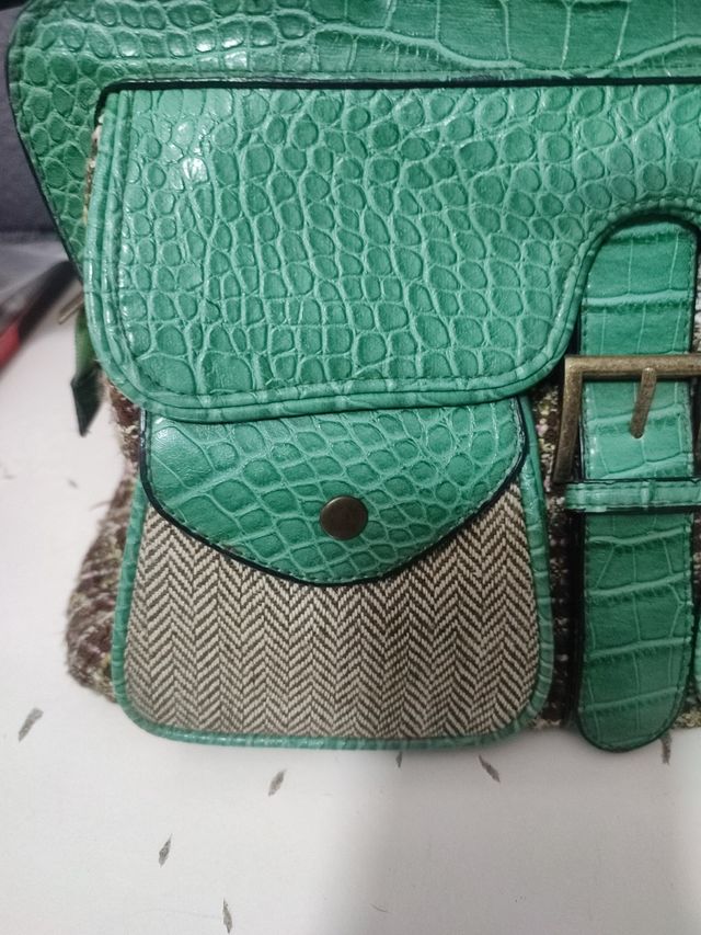 Bolso vintage verde y beige cocodrilo pantalon