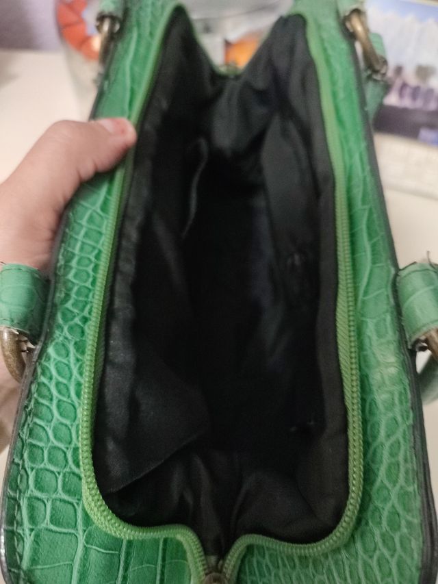 Bolso vintage verde y beige cocodrilo pantalon