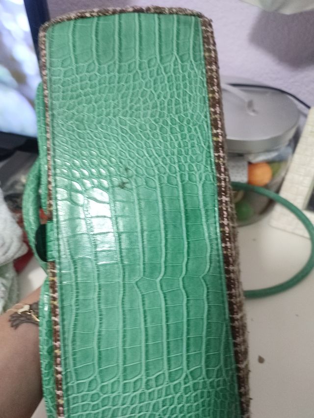 Bolso vintage verde y beige cocodrilo pantalon