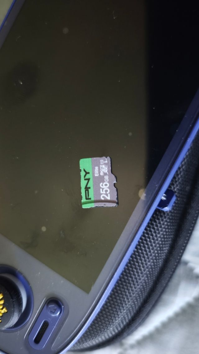 Retroid Pocket 5: consola + accesorios