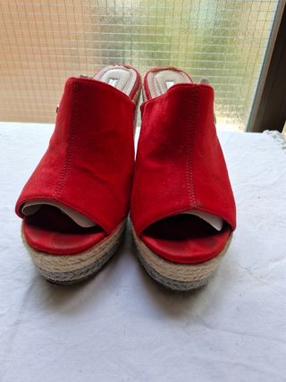 Sandalias rojas cuña talla 38