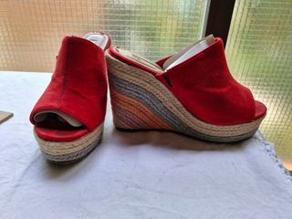Sandalias rojas cuña talla 38