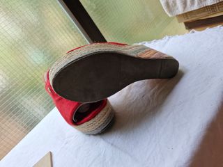 Sandalias rojas cuña talla 38