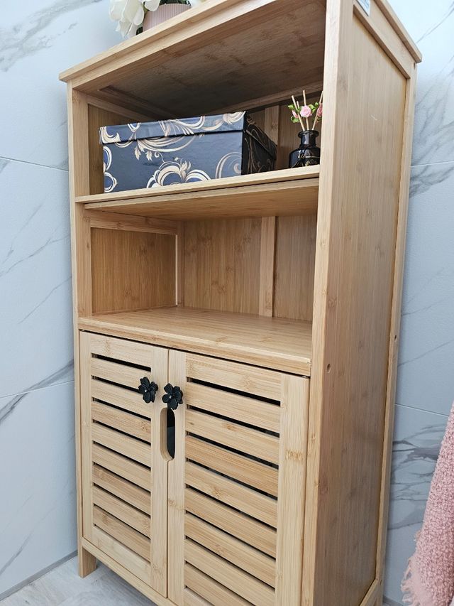 Mueble baño bambú con dos estanterías