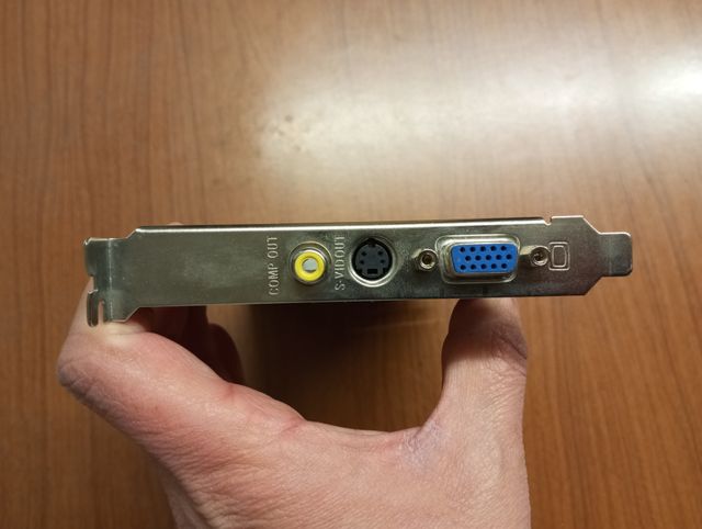 Tarjeta gráfica ATi Radeon 9200 Series 128 MB AGP