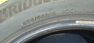 Neumáticos Bridgestone 235/55/18 100V
