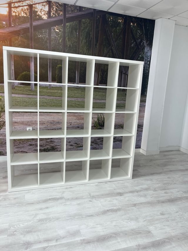 Estantería blanca de madera - 25 cubos