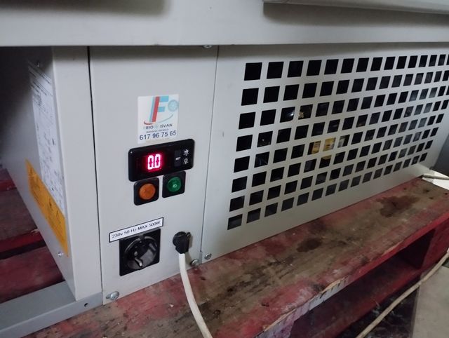 Vitrina frigorífica  seminueva