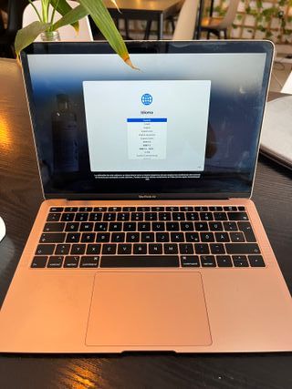 MacBook Air 13" 2018 Rosa Gold - Dañado