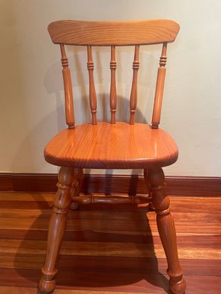 Silla madera marrón