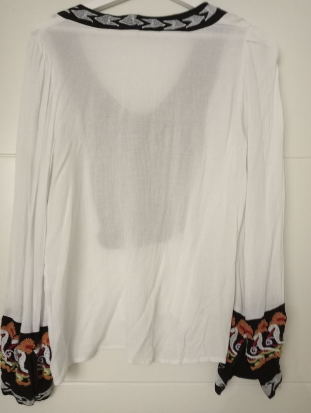 Blusa boho Sfera blanca y negra T-S