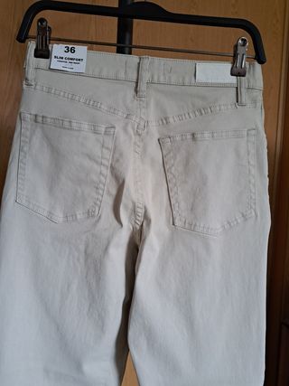 Pantalones beige Mango  talla S