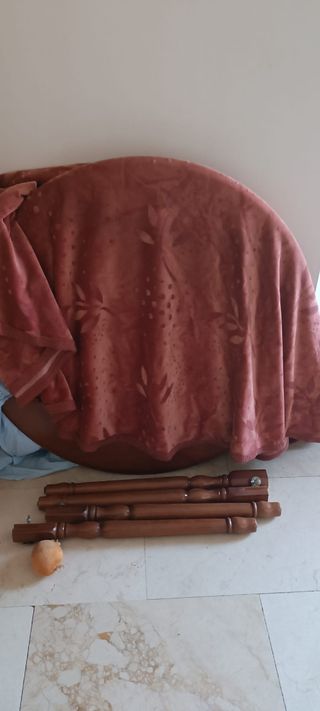 Mesa camilla de madera marrón