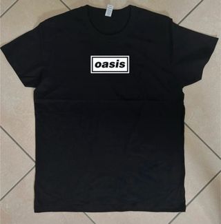 T-shirt Oasis
marca Anbor
nera
nuova- taglia M