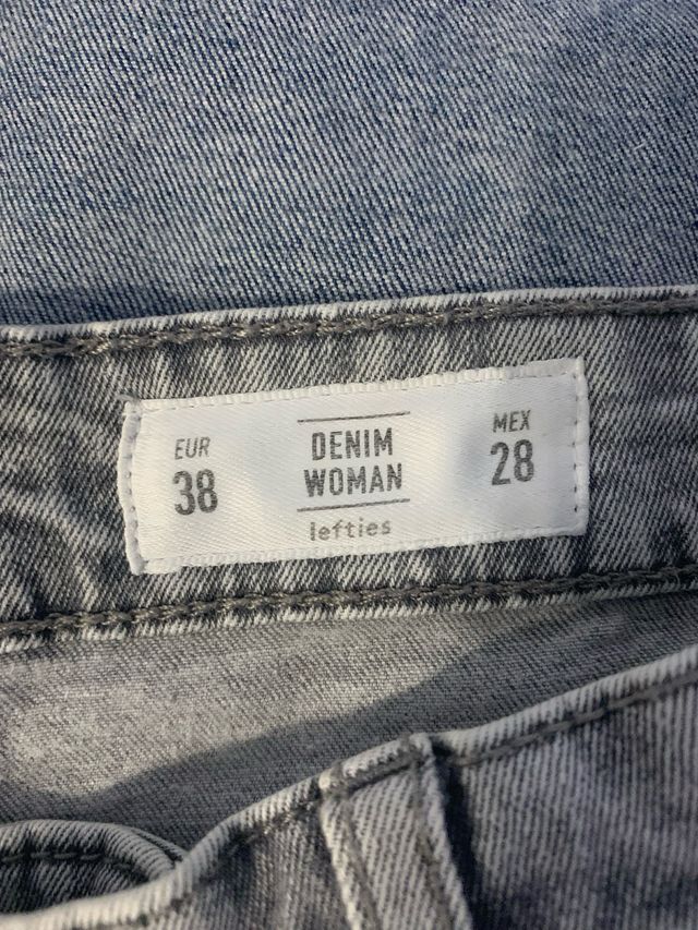 Pantalones vaqueros grises