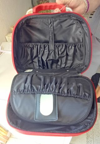 Neceser Oriflame rojo