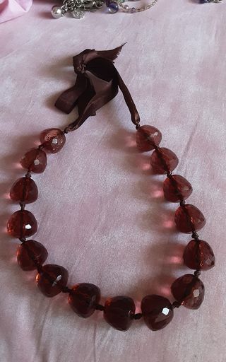 Collana marrone in acrilico