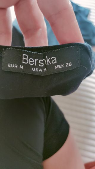 Top corto Bershka negro - M