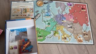 Espías en la Sombra - Juego de Mesa