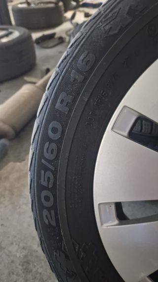 Llantas Mercedes Benz 205/60 R16.150e las 4,