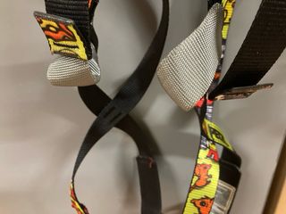 Arnés Petzl niñ@ + cuerda +mosquetón
