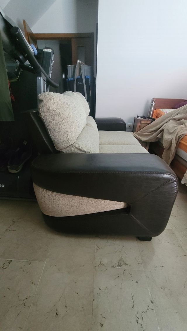 Sofá 2 plazas beige y marrón