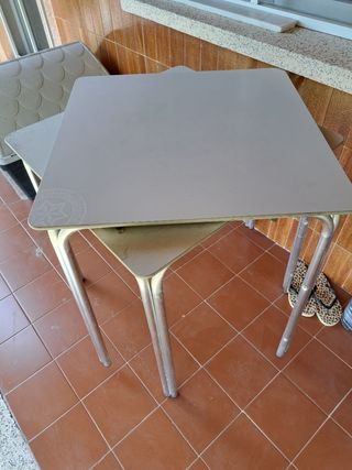 2 Mesas plegables metalicas