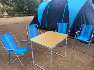 Ultima Chance:Mesa camping + 4 sillas plegables