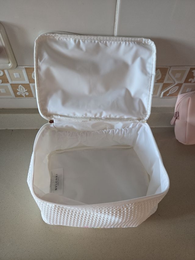 Neceser Bvlgari blanco