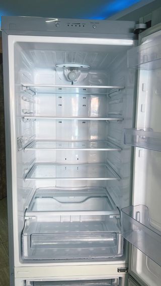 Nevera combi marca samsung    no frost clase A+  
